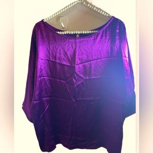 ✨White House/Black Market Silk Shirt✨